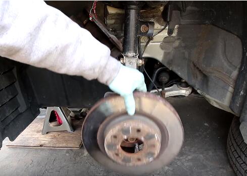 How to Change the Brake Pads And Rotors (Video)