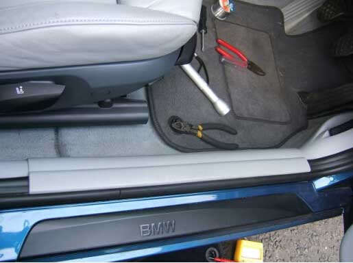 How to Remove BMW FRM Footwell Module