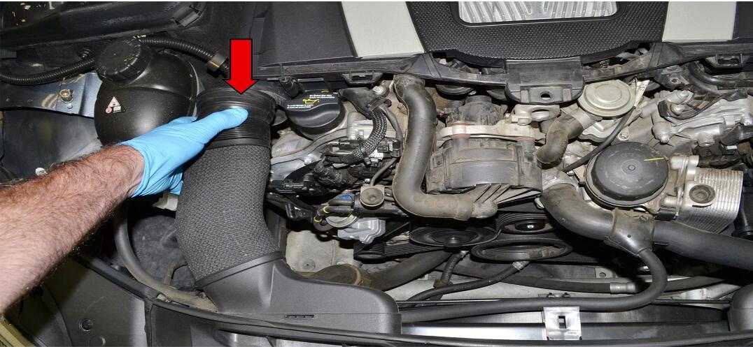 How to Remove Benz C Class W204 Engine Cover