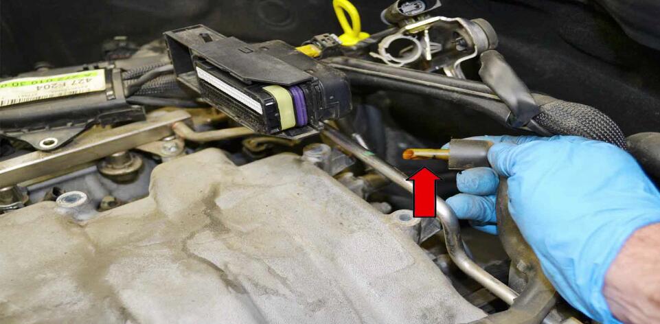 How to Replace Fuel Injector for Benz C350