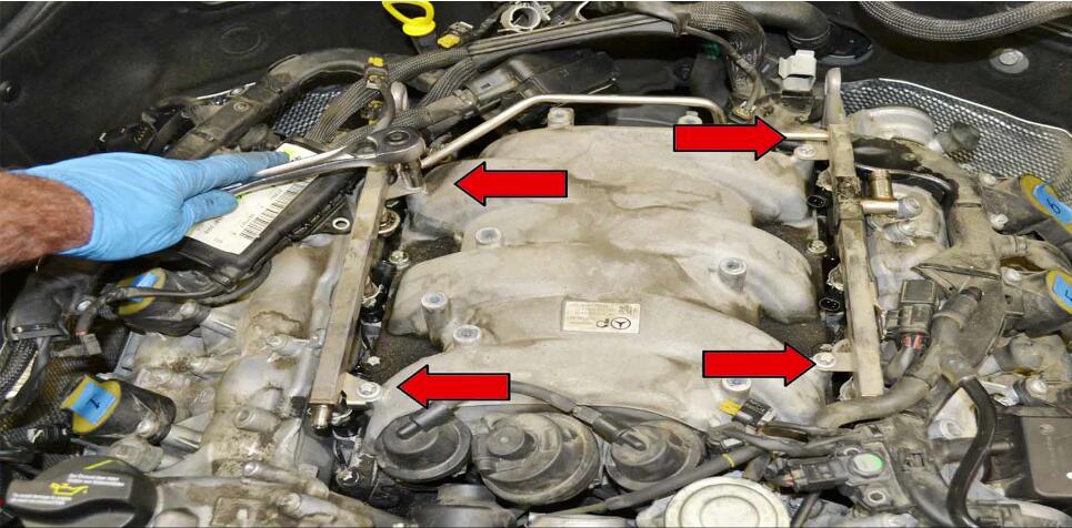 How to Replace Fuel Injector for Benz C350