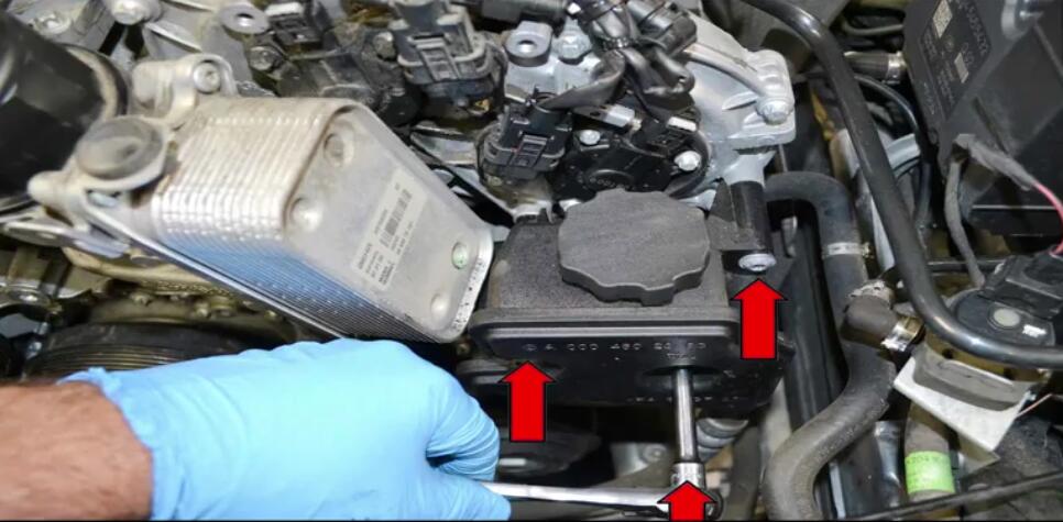 How to Replace Power Steering Pump for Benz W204