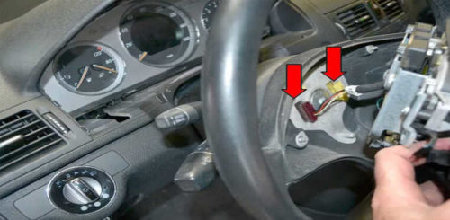 Mercedes-Benz-W204-Steering-Wheel-Airbag-Removal-Guide-4