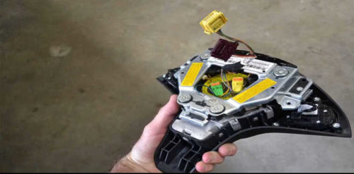 Mercedes-Benz-W204-Steering-Wheel-Airbag-Removal-Guide-6-1