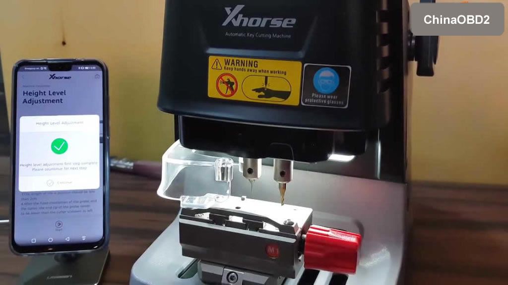 How to calibrate Xhorse Dolphin key cutting machine