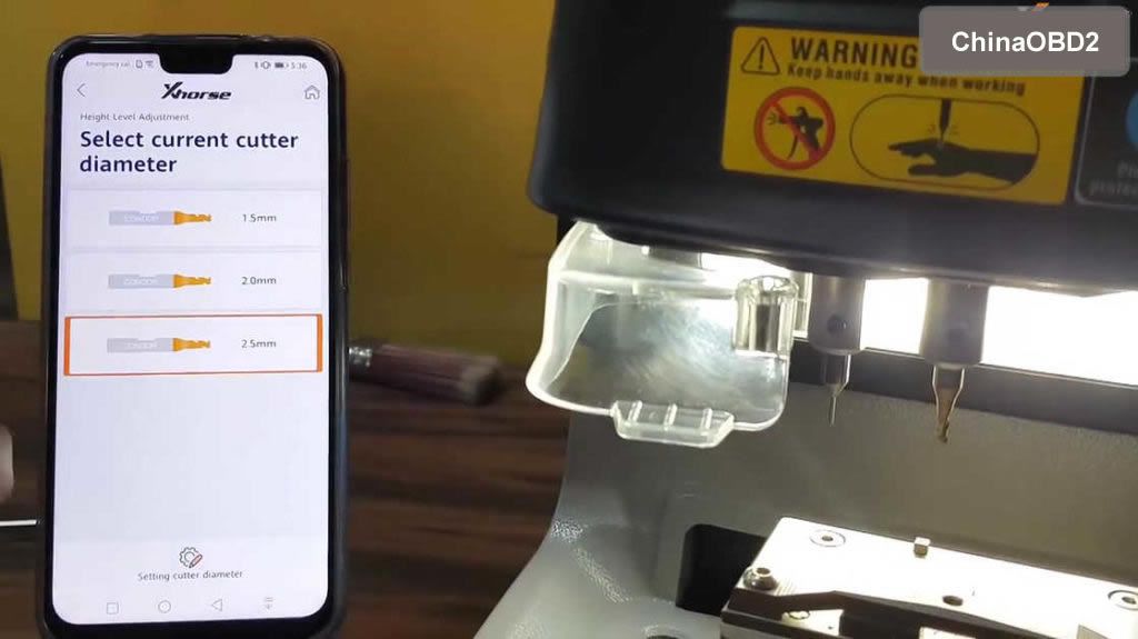 xhorse-dolphin-key-cutting-machine-calibration-tutorial-12