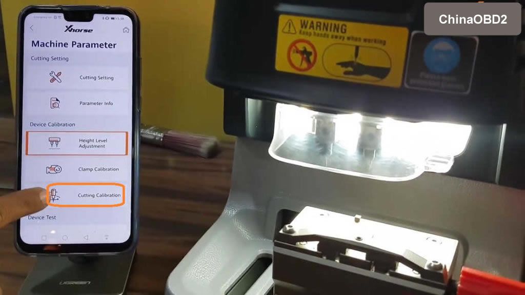 xhorse-dolphin-key-cutting-machine-calibration-tutorial-12