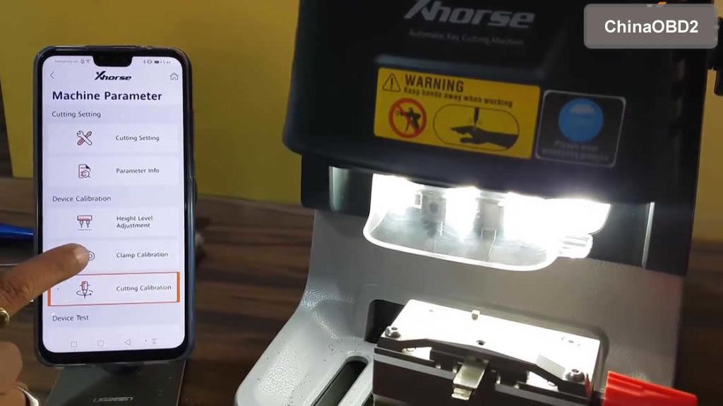 How to calibrate Xhorse Dolphin key cutting machine