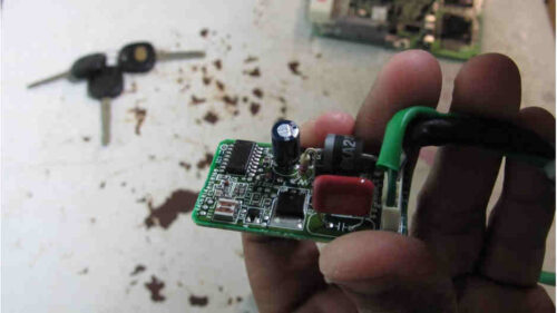 Hacking-Immobilizer-System-When-Keys-Lost-or-Swapped-ECU-4