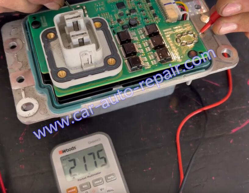 2 Ways to Repair Tesla Model 3 16V Battery Dead Low Voltage (3)