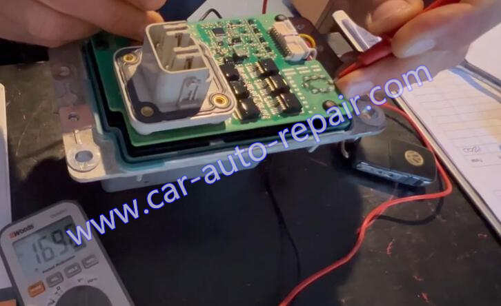 2 Ways to Repair Tesla Model 3 16V Battery Dead Low Voltage (5)