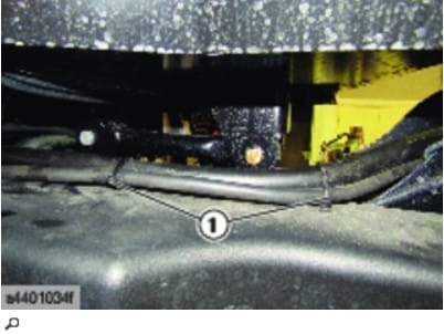 How to Remove Second Tank for CLAAS AXION 960-920 Tractor (14)