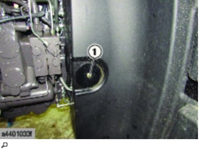 How to Remove Second Tank for CLAAS AXION 960-920 Tractor (15)
