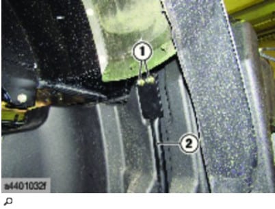 How to Remove Second Tank for CLAAS AXION 960-920 Tractor (16)