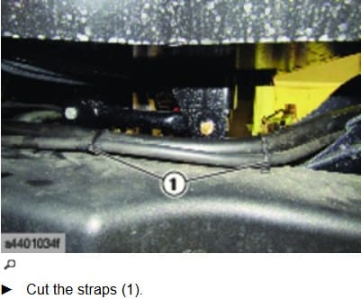 How to Remove Second Tank for CLAAS AXION 960-920 Tractor (9)