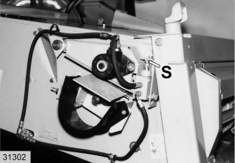 How to Install the Reverser Drive for CLAAS LEXION 480 (2)